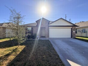 Building Photo - NEW IN MANAGEMENT - COMING SOON!