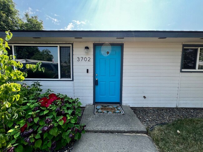 Building Photo - 3702 Parkway Ln