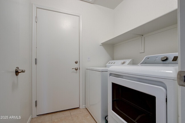Building Photo - 4402 E Creosote Dr