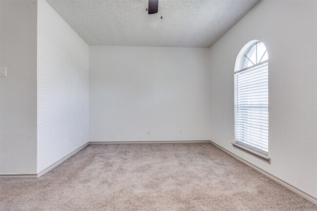 Building Photo - 2128 Trellis Pl