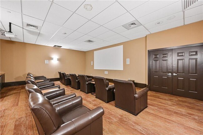 Building Photo - 300 Mamaroneck Ave