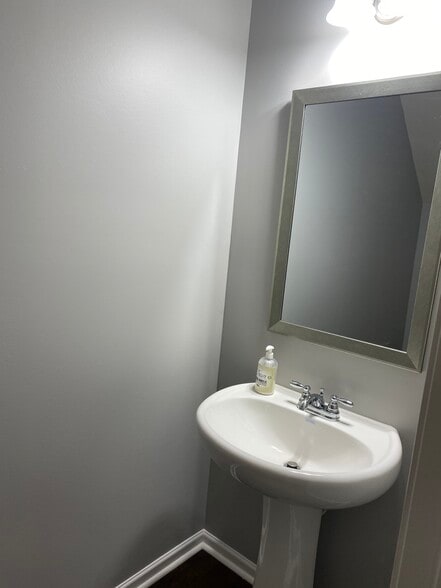 Bathroom - 5914 Cassie Dr