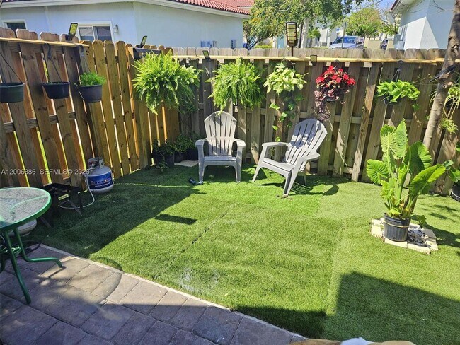 Building Photo - 501 NE 1st St