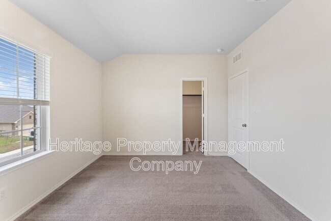 Building Photo - 942 Blue Violet