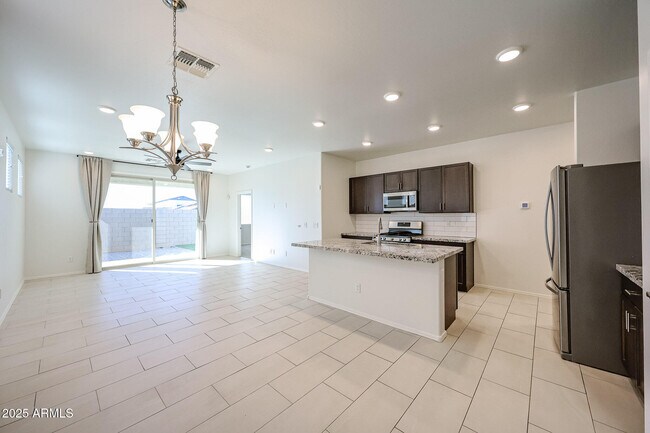 Building Photo - 14651 W Valentine St