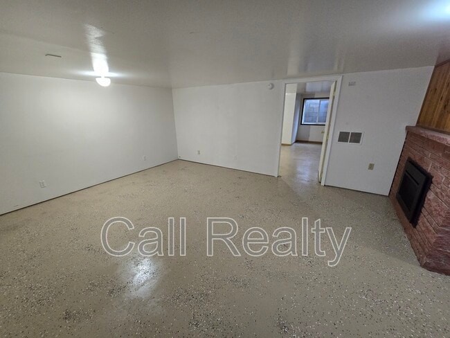 Building Photo - 4023 N Argonne Rd