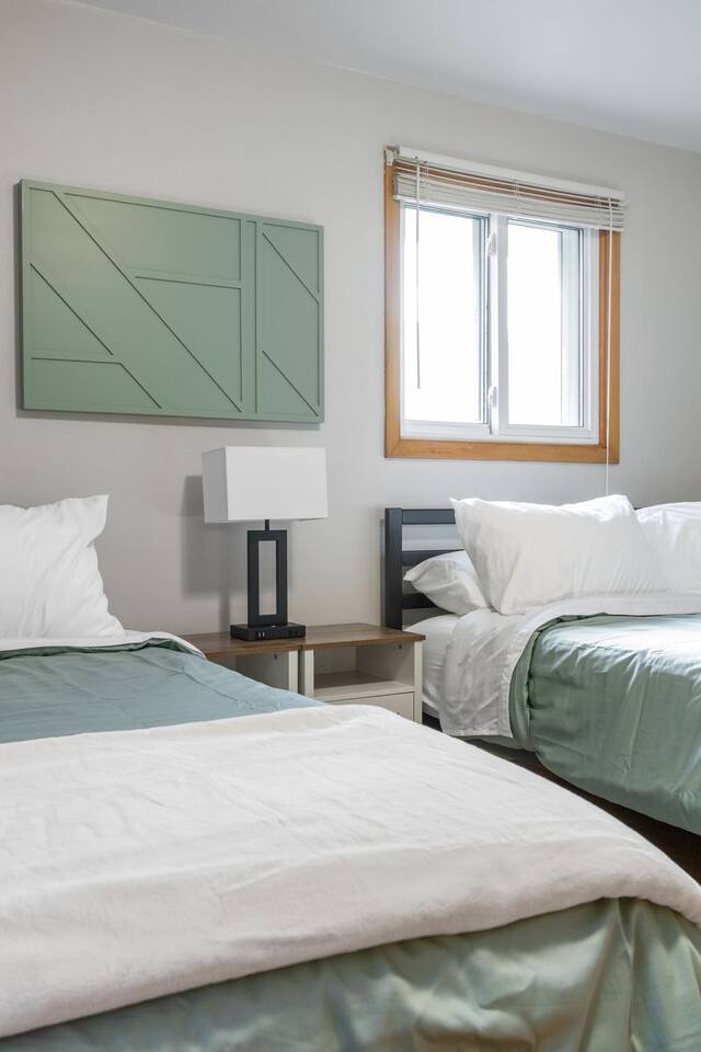 Building Photo - 1221 Kenwood St