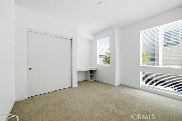 Building Photo - 629 W 17th St