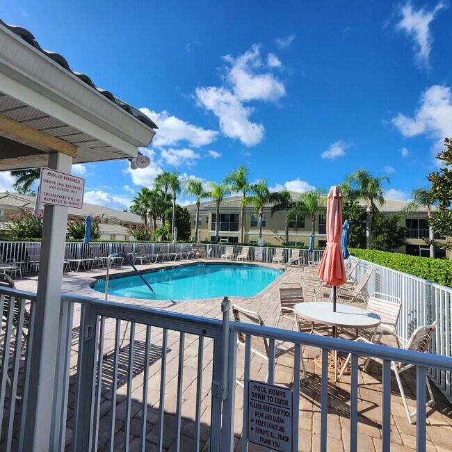 Building Photo - 6326 Grand Oak Cir