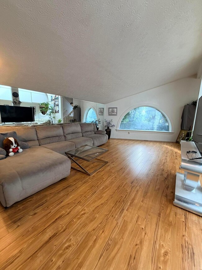 Building Photo - 8226 Glencree Pl