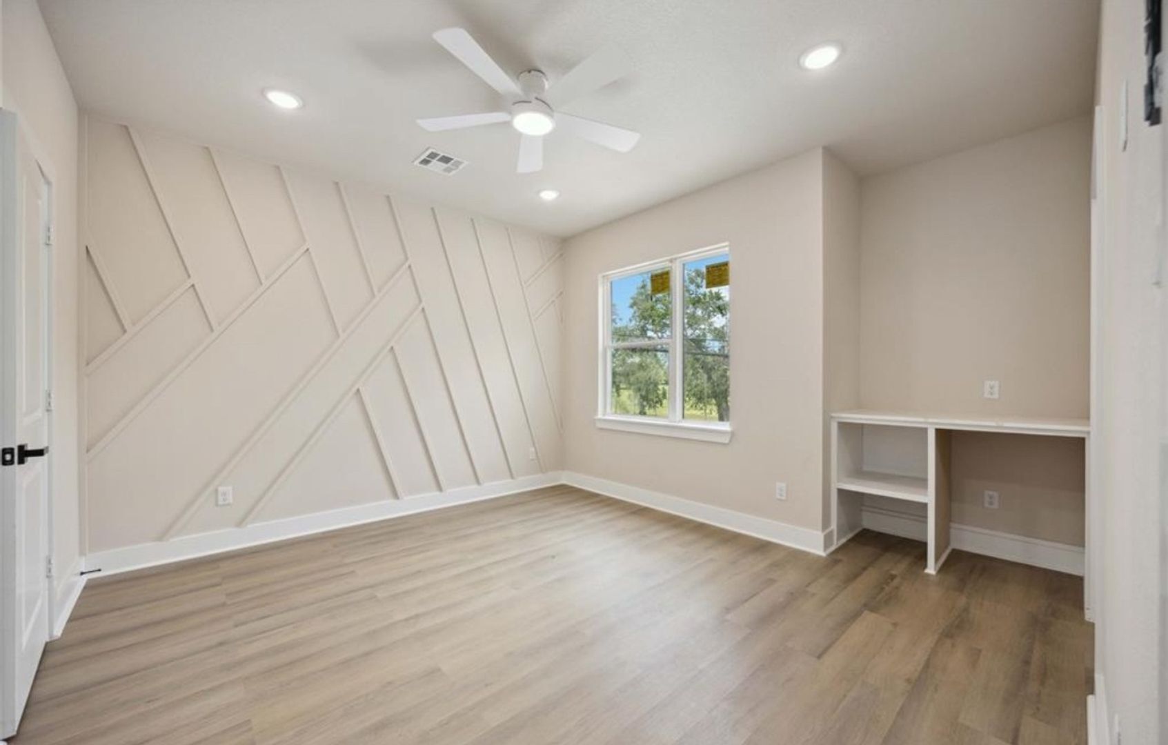 Building Photo - 222 Canino Rd