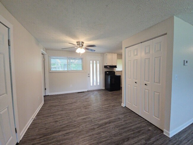 Building Photo - 5612 Harshmanville Rd