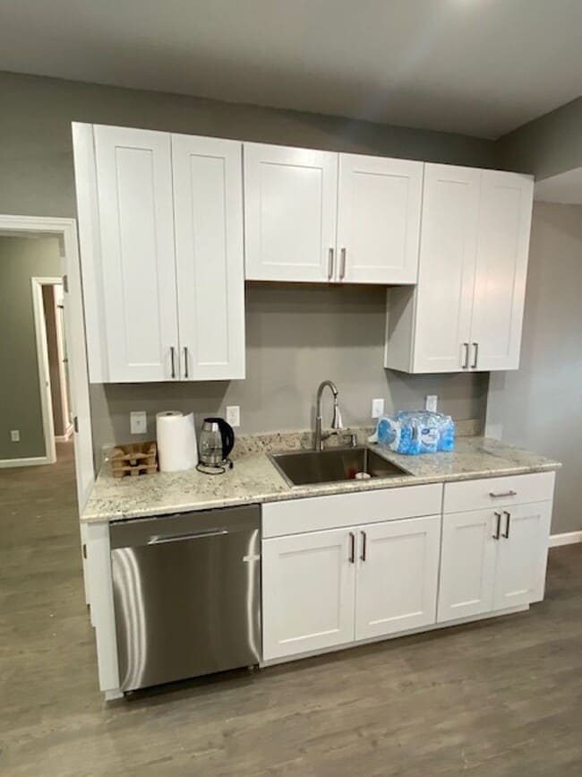 Building Photo - Adorable 3 Bedroom Home in Downtown Bentonville!