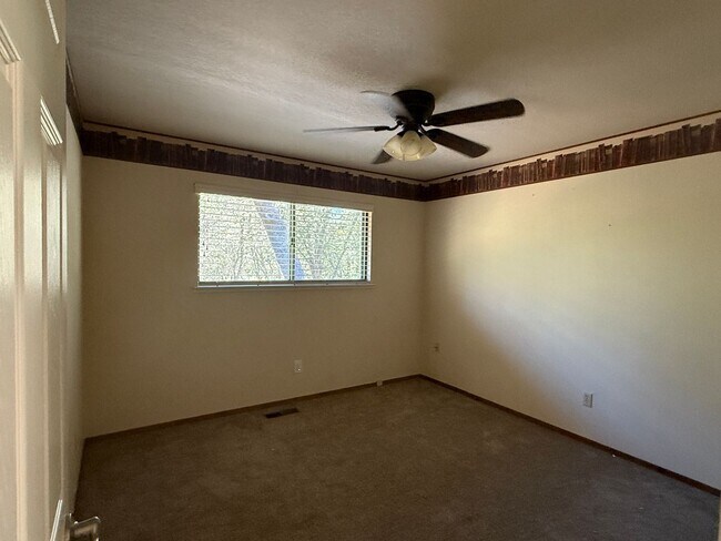 Building Photo - 4161 Helen Ln