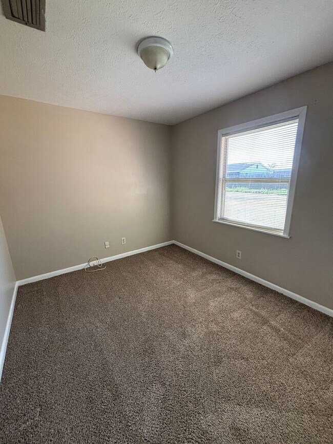 Building Photo - 4113-4115 W 22nd St