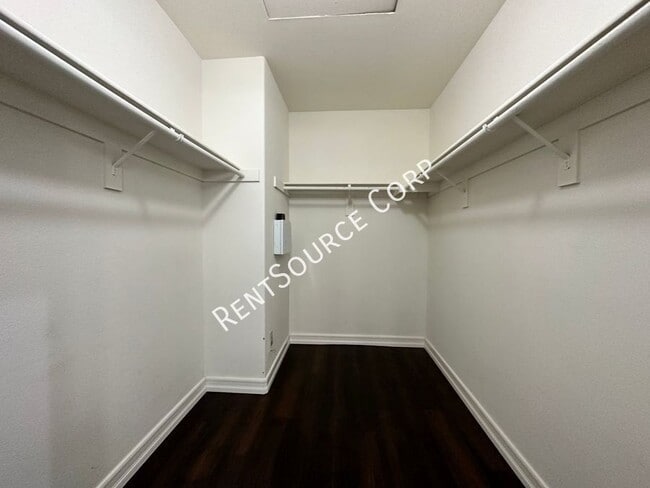 Building Photo - 25506 Paine Cir
