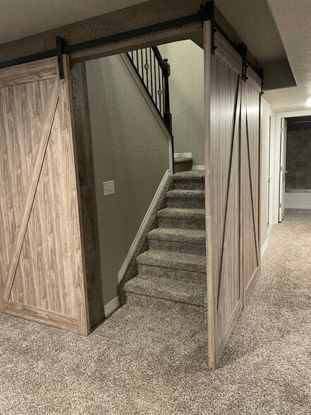 Building Photo - 5383 Homeward Dr