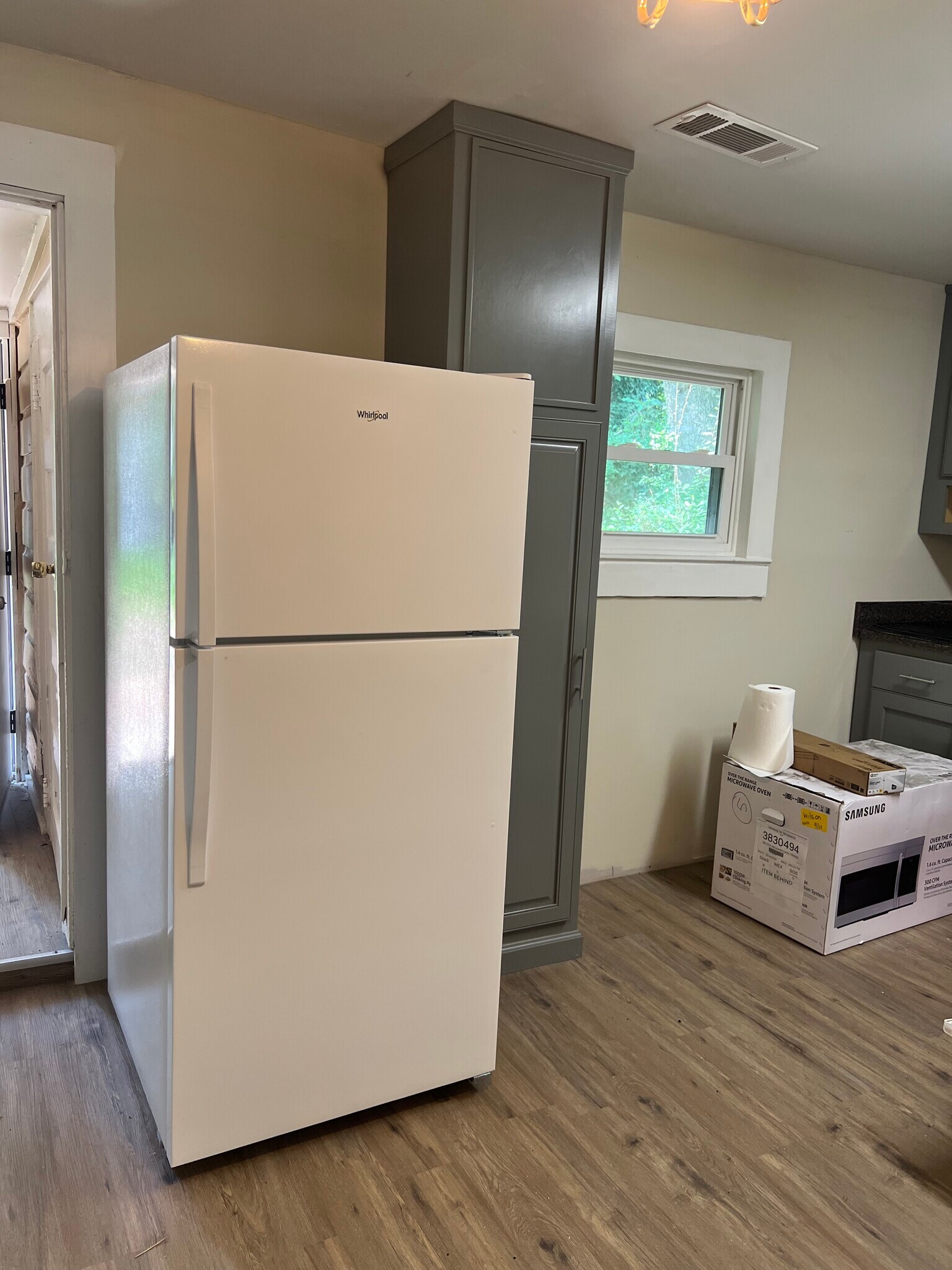 Building Photo - 18 Walnut St