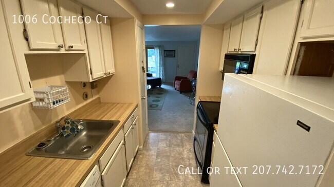 Building Photo - 1006 Cocheco Ct
