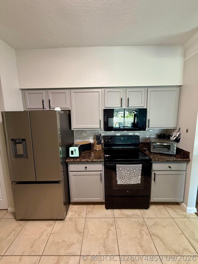 Building Photo - 10304 Myrtlewood Cir W