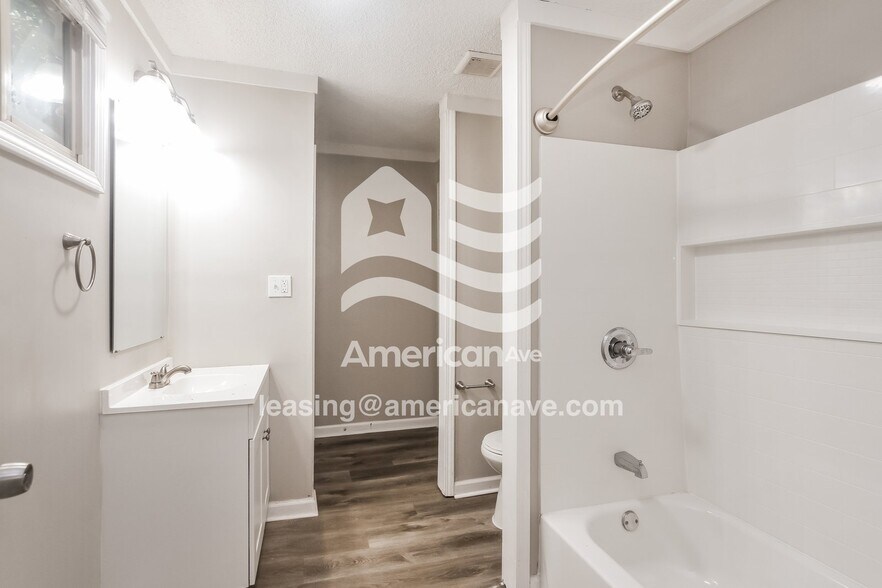 Building Photo - 3062 N Tacoma Ave