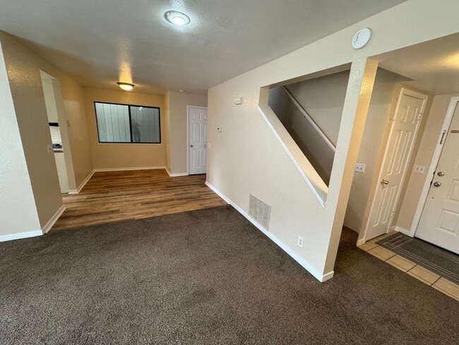 Building Photo - Welcome to your newly remodeled townhome!