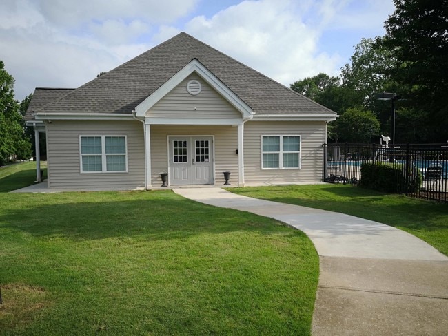 Building Photo - 17 Trailstream Dr