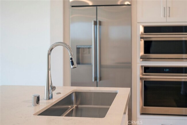 Building Photo - 3211 Rivington