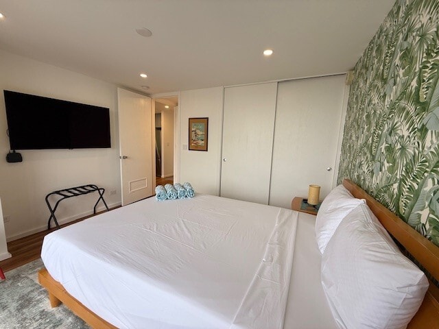 Building Photo - 411 Hobron Ln