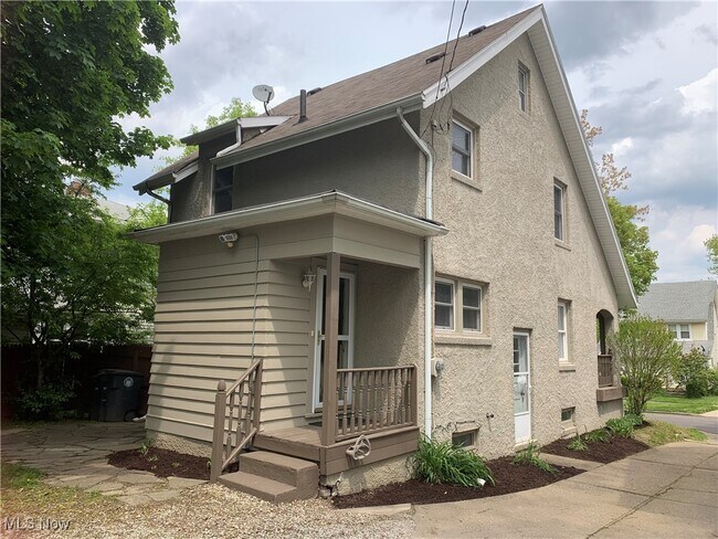 Building Photo - 1660 Glenmount Ave