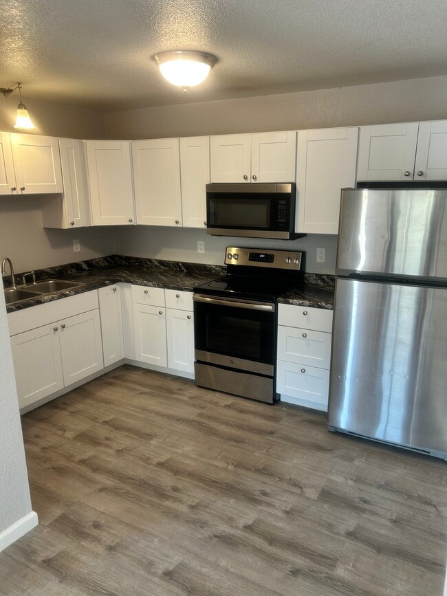 Building Photo - 608 Overdale Dr