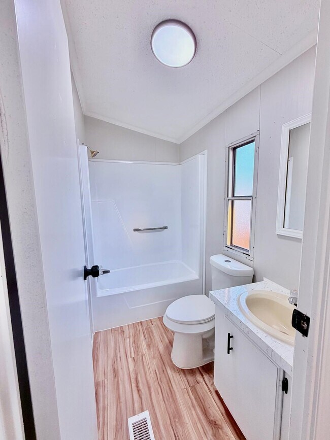 Building Photo - 1133 Rd 5823