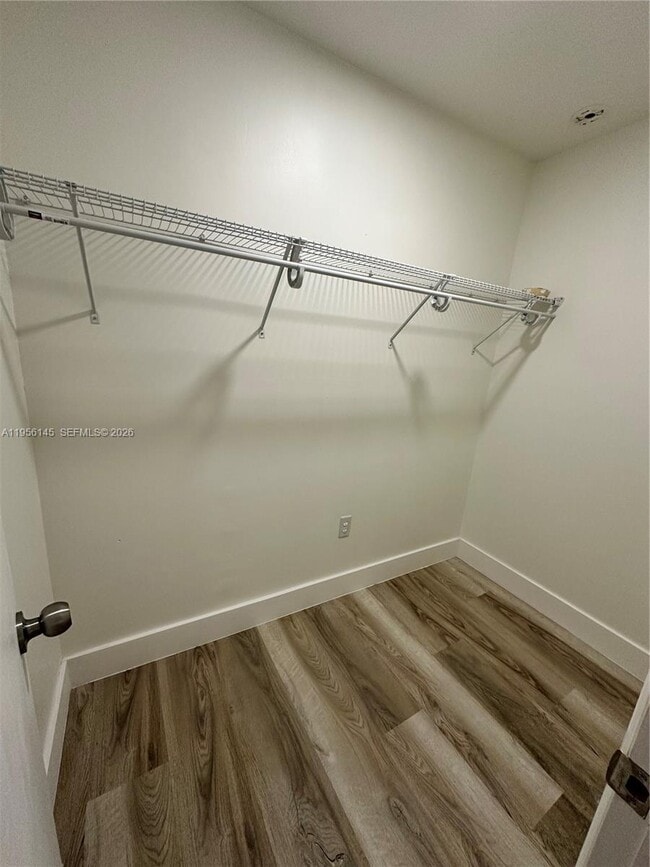 Building Photo - 111 SW 31st Ct