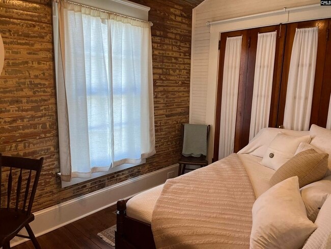 Building Photo - 214 Augusta St