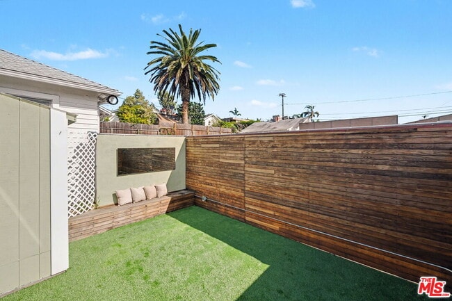 Building Photo - 516 Hill St