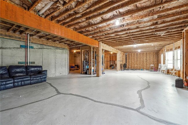 Building Photo - 5230 Edgebrook Dr