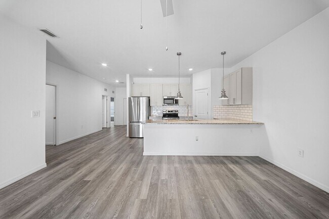 Building Photo - 4718-4718 29th St SW