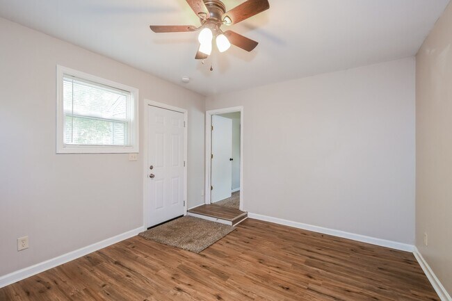 Building Photo - 515 Chambers Rd