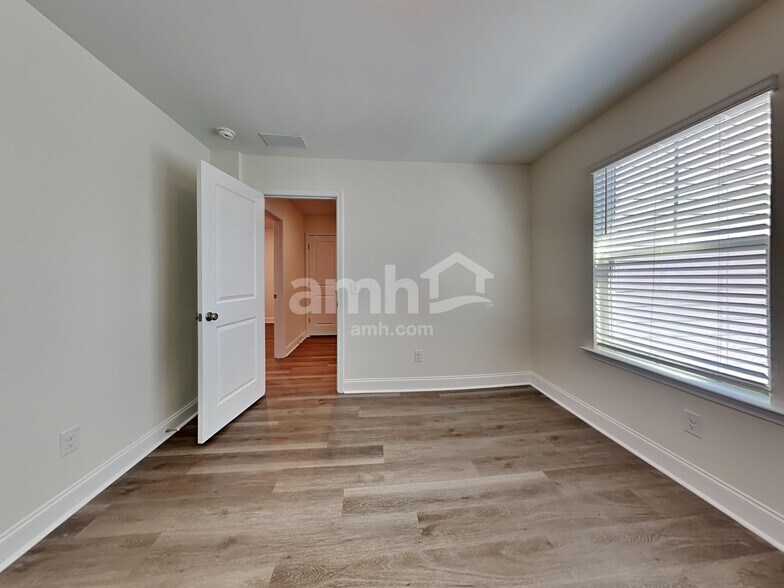Building Photo - 1609 Lamplighter Ln