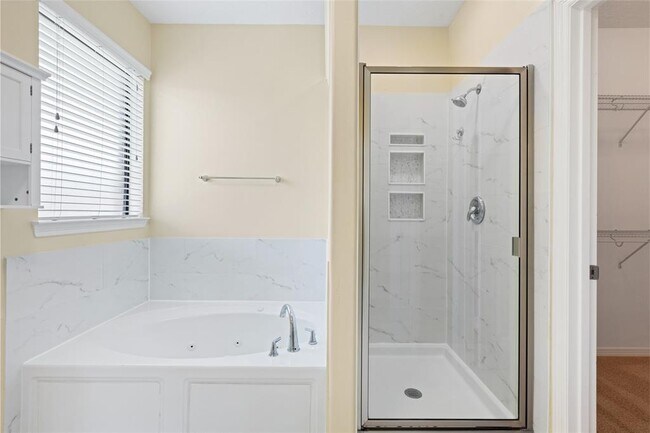 Building Photo - 1240 Pisana