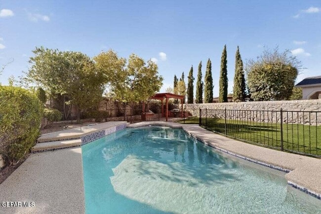 Building Photo - 856 Marimba Dr