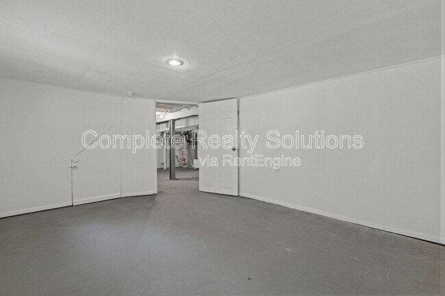 Building Photo - 40 S Hartnett Ave