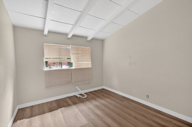 Building Photo - Charming 3-Bed Gem in Sacramento