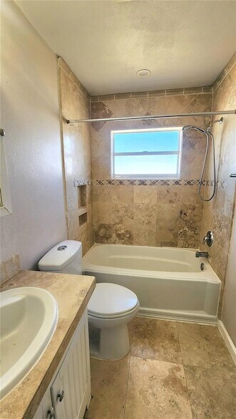 Building Photo - 7809 Vienna Ln