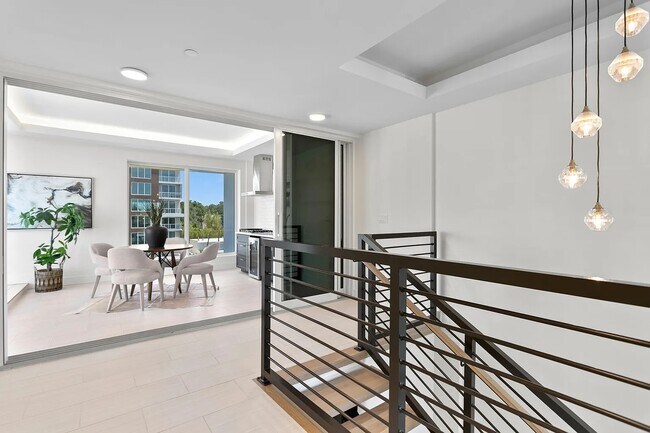Building Photo - 866 N Osceola Ave