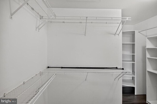 Building Photo - 43278 Sunderleigh Square