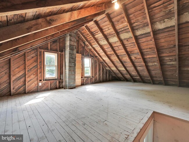 Building Photo - 2-838-AP2 Suedberg Rd