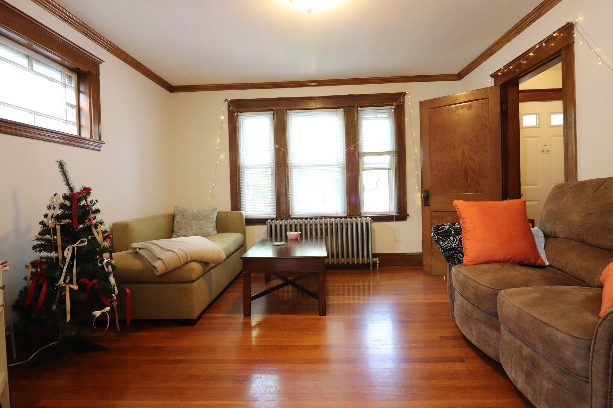 Building Photo - 209 Aspinwall Ave