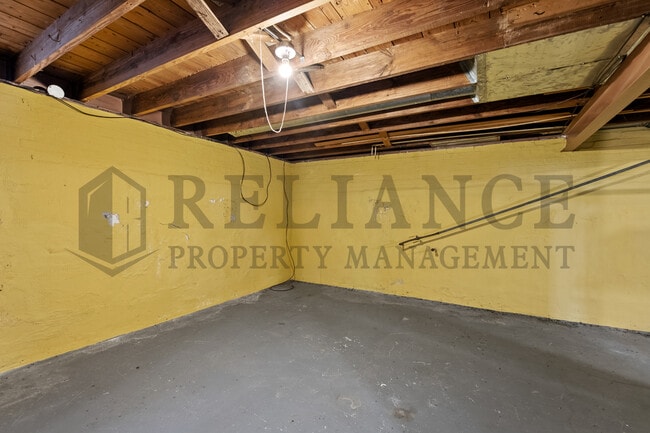 Building Photo - 216 S Meridian Ave