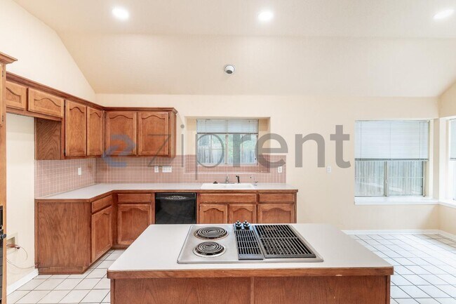 Building Photo - 1215 Timber Bend Dr